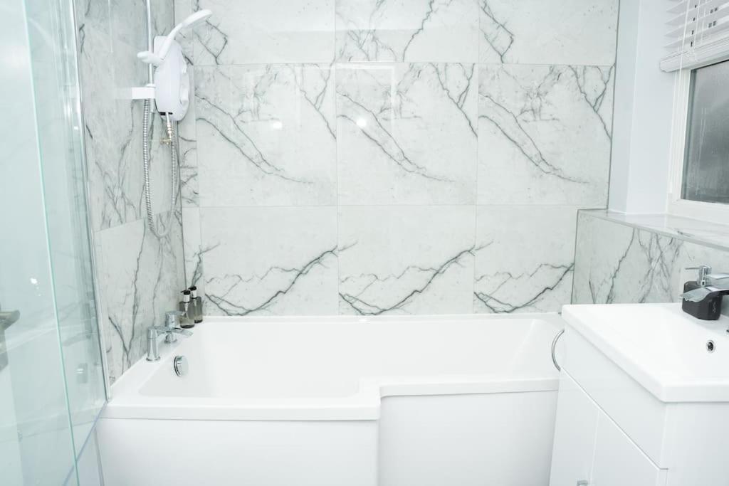 Stylish Home In York - Free Wifi & Parking - Close To Racecourse & City Centre מראה חיצוני תמונה
